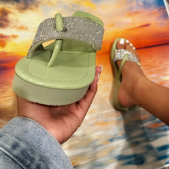 2.5” Light Green Platform Wedges - Picture 2 of 3